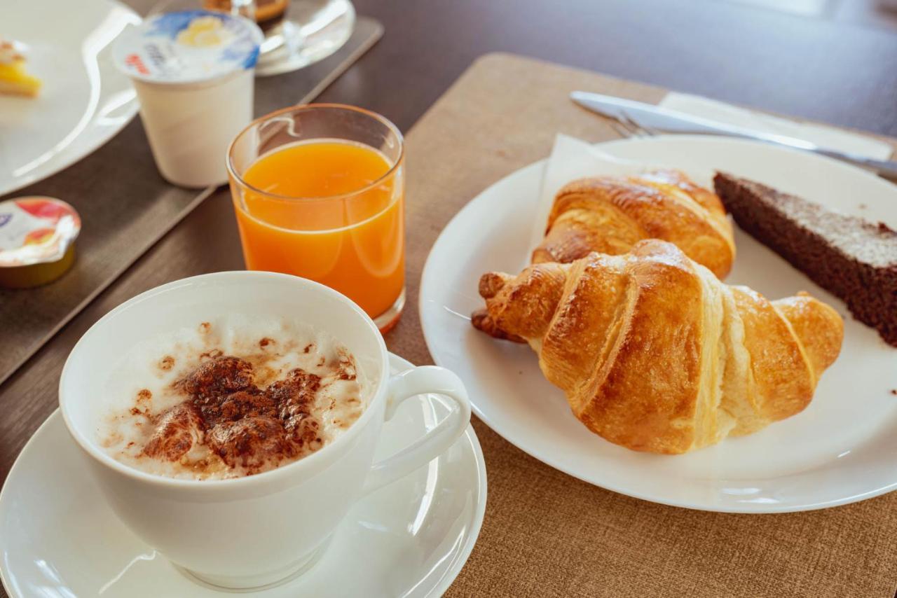 Hotel Cesirja Casavatore 외부 사진